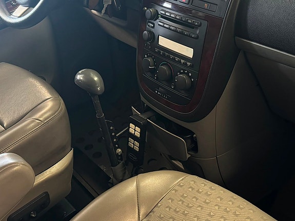 Chevrolet Uplander 15 of 23