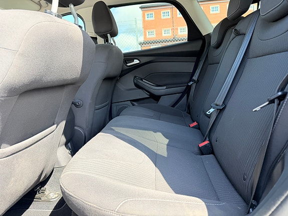 Ford Focus 10 of 19