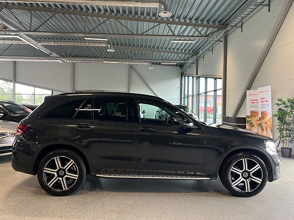 Mercedes-Benz GLC220 d 2 of 19