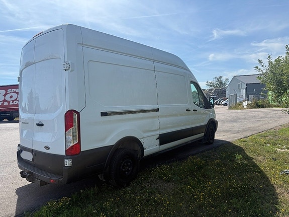 Ford Transit 4 of 5