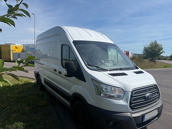 Ford Transit 3 of 5