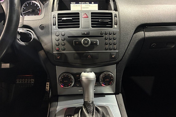 Mercedes-Benz C180 12 of 17