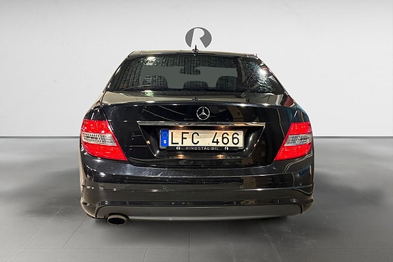 Mercedes-Benz C180 6 of 17