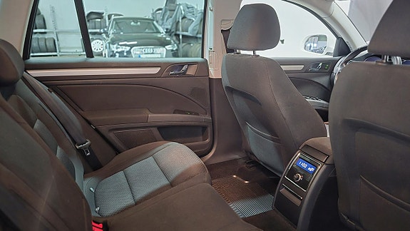 Skoda Superb 15 of 30