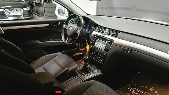 Skoda Superb 11 of 30