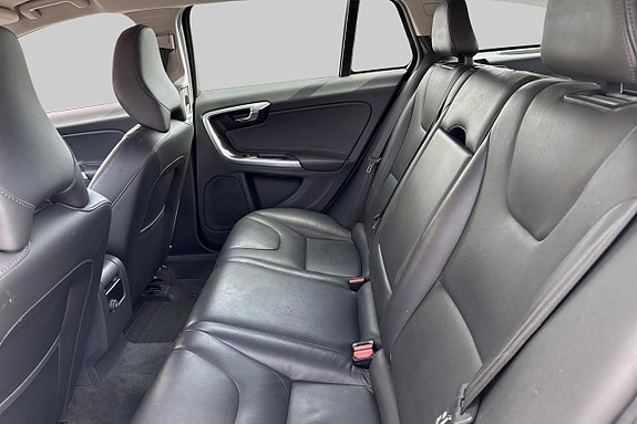Volvo V60 9 of 12