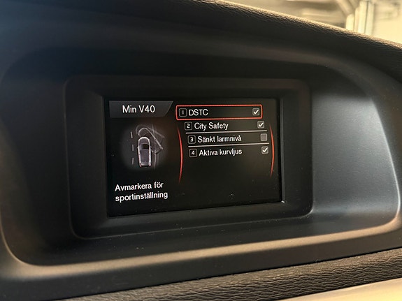 Volvo V40 19 of 22