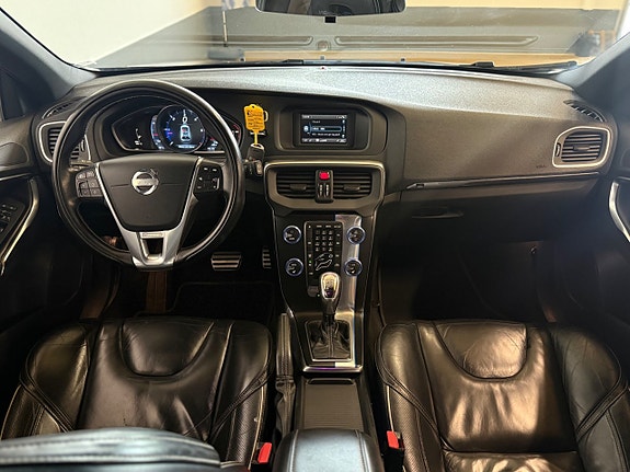 Volvo V40 11 of 22