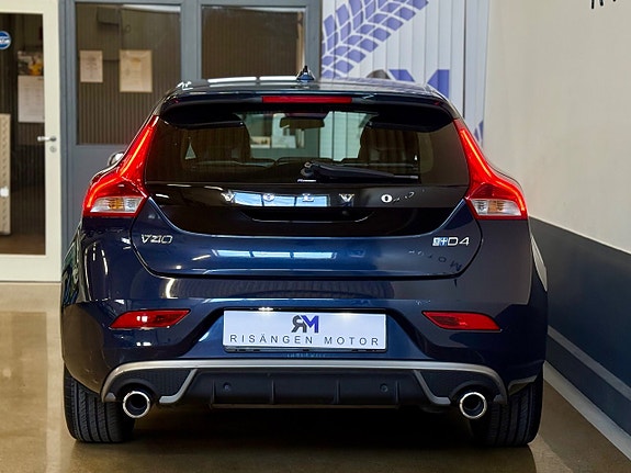 Volvo V40 6 of 22