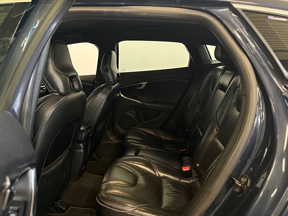 Volvo V40 18 of 22