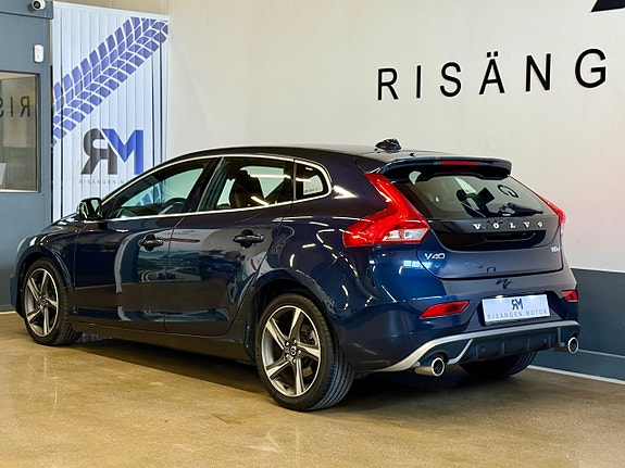 Volvo V40 3 of 22