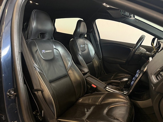 Volvo V40 13 of 22