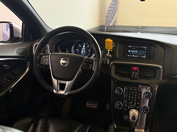 Volvo V40 12 of 22