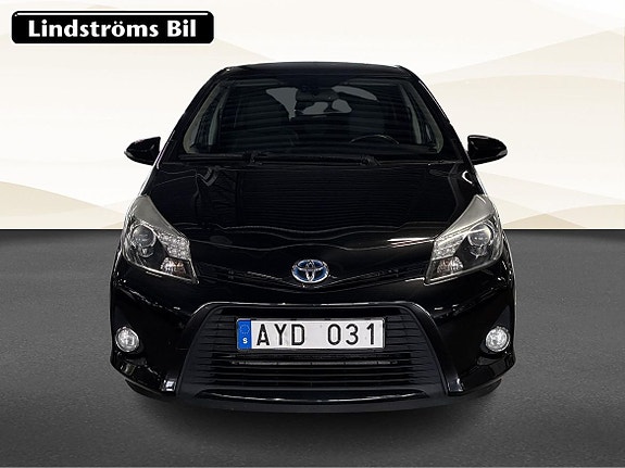 Toyota Yaris 6 of 17