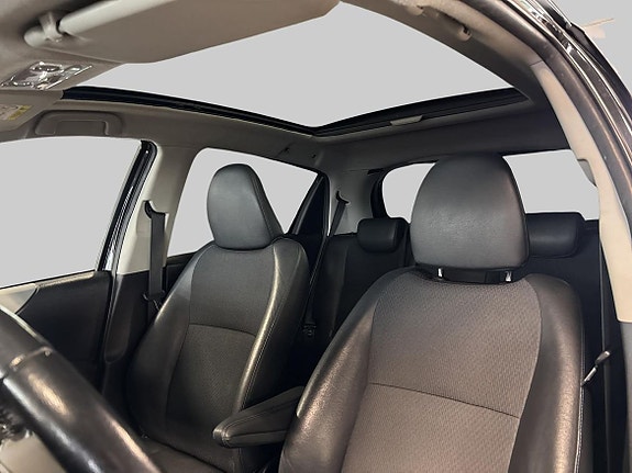 Toyota Yaris 17 of 17