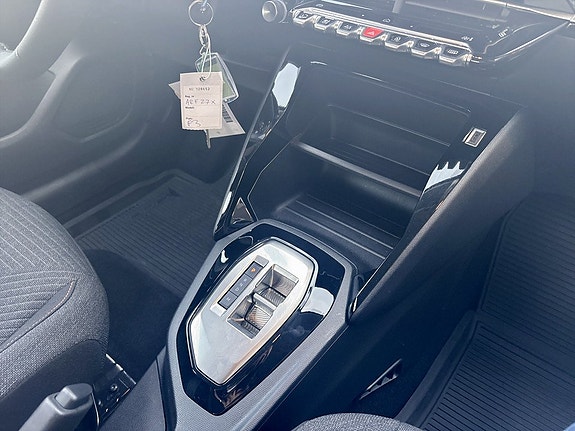 Peugeot 208 11 of 15