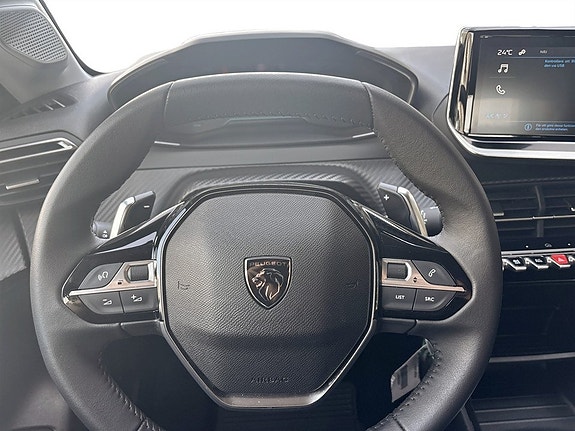 Peugeot 208 8 of 15