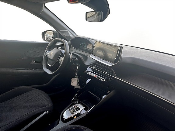 Peugeot 208 12 of 15
