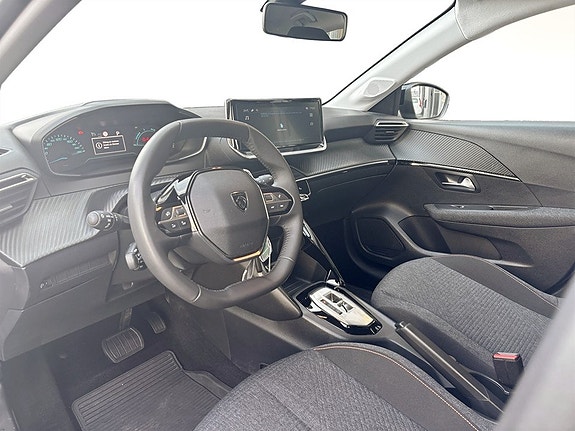 Peugeot 208 5 of 15
