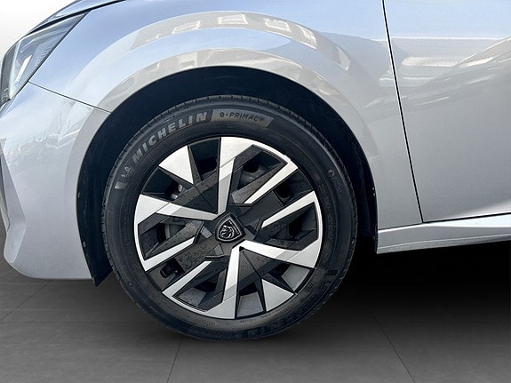 Peugeot 208 14 of 15