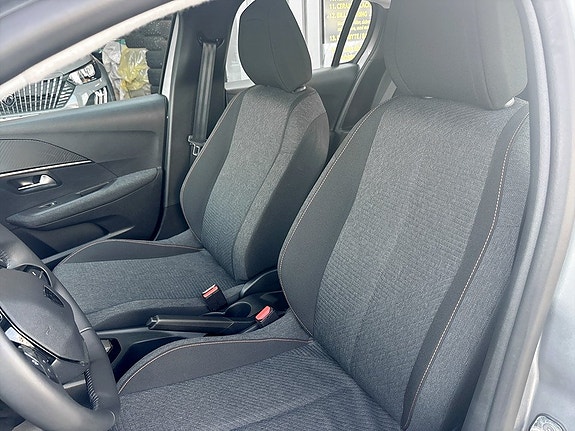 Peugeot 208 6 of 15