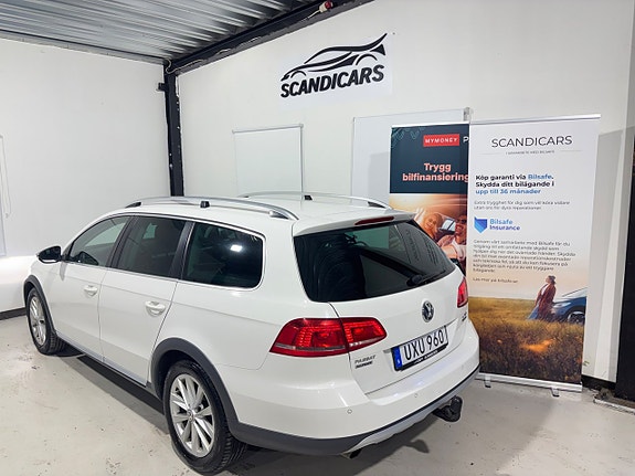 Volkswagen Passat Alltrack 12 of 30