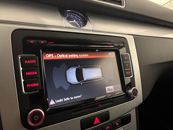 Volkswagen Passat Alltrack 26 of 30