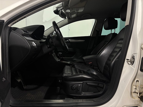 Volkswagen Passat Alltrack 20 of 30