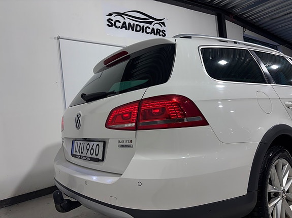 Volkswagen Passat Alltrack 8 of 30