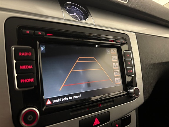 Volkswagen Passat Alltrack 28 of 30
