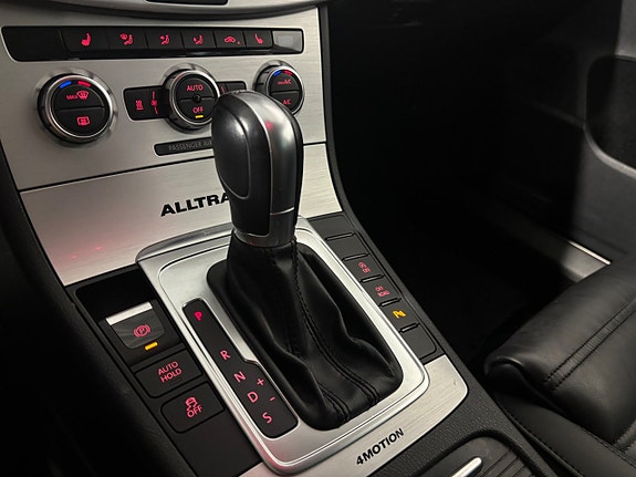 Volkswagen Passat Alltrack 24 of 30