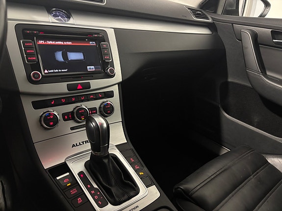 Volkswagen Passat Alltrack 23 of 30