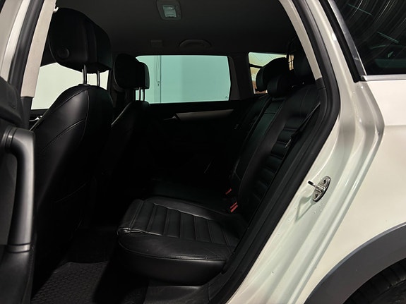 Volkswagen Passat Alltrack 15 of 30