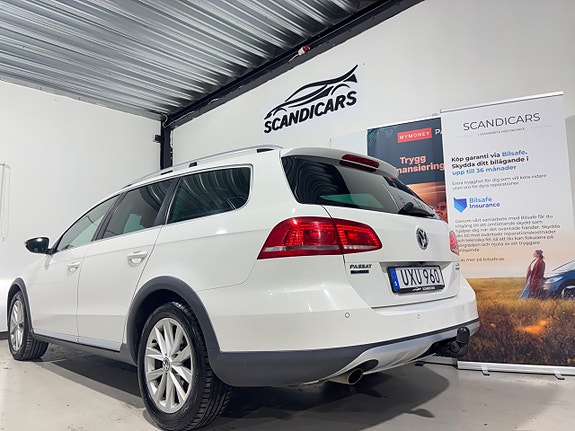 Volkswagen Passat Alltrack 11 of 30