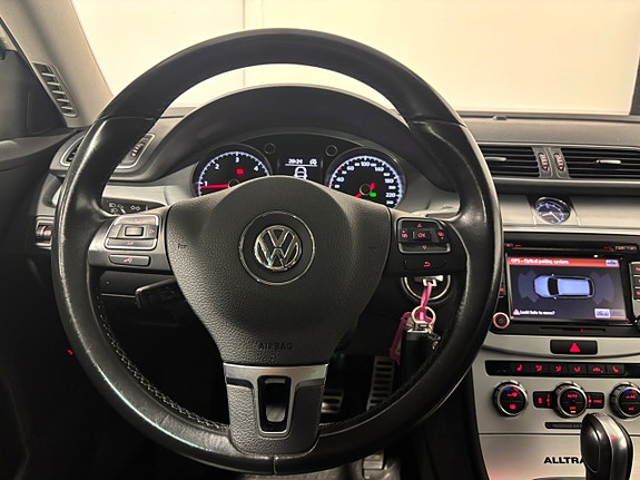 Volkswagen Passat Alltrack 19 of 30
