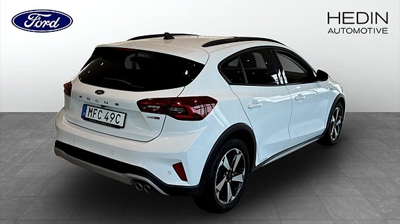 Ford Focus 2 of 12