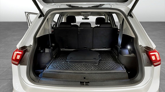 Volkswagen Tiguan Allspace 12 of 17