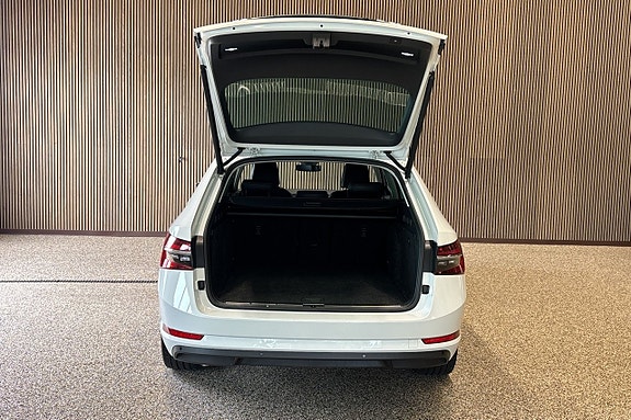 Skoda Superb 9 of 11