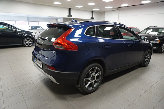 Volvo V40 Cross Country 8 of 21
