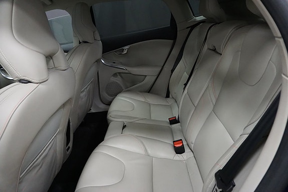 Volvo V40 Cross Country 18 of 21