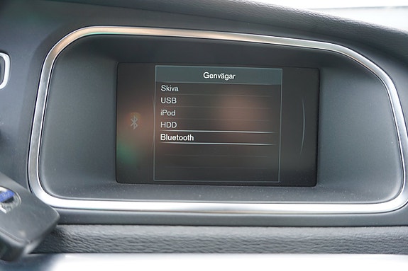 Volvo V40 Cross Country 13 of 21