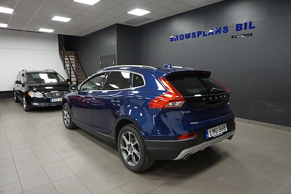 Volvo V40 Cross Country 6 of 21