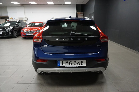 Volvo V40 Cross Country 7 of 21
