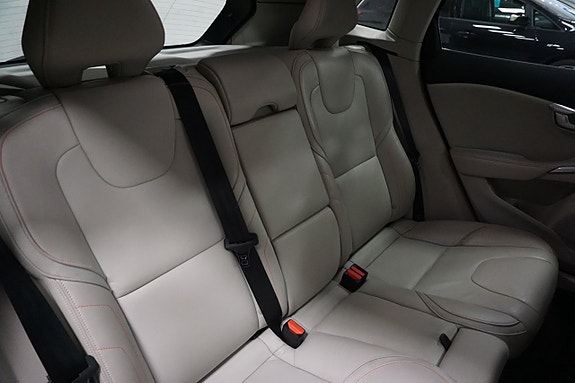 Volvo V40 Cross Country 16 of 21