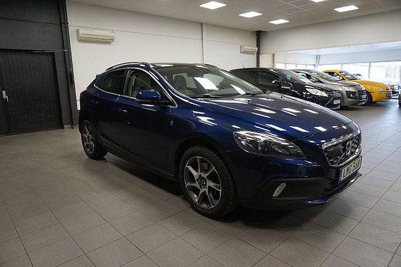 Volvo V40 Cross Country 4 of 21