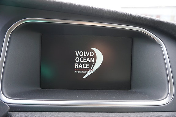 Volvo V40 Cross Country 11 of 21