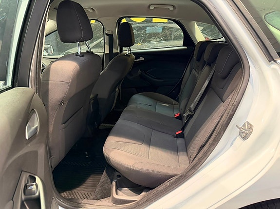 Ford Focus 15 of 23
