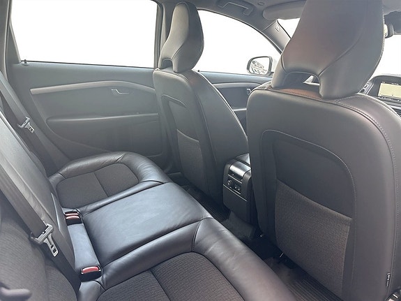 Volvo V70 13 of 17