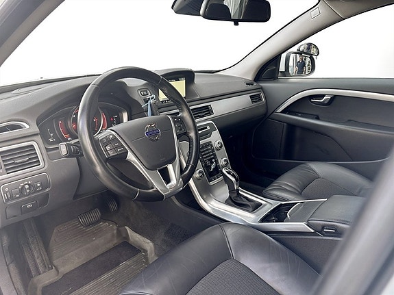 Volvo V70 5 of 17