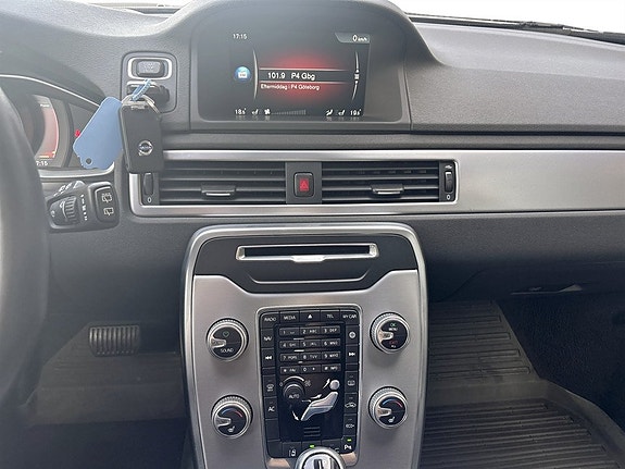 Volvo V70 10 of 17